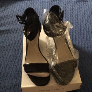 Alfani black ankle strap wedges Terrific condition